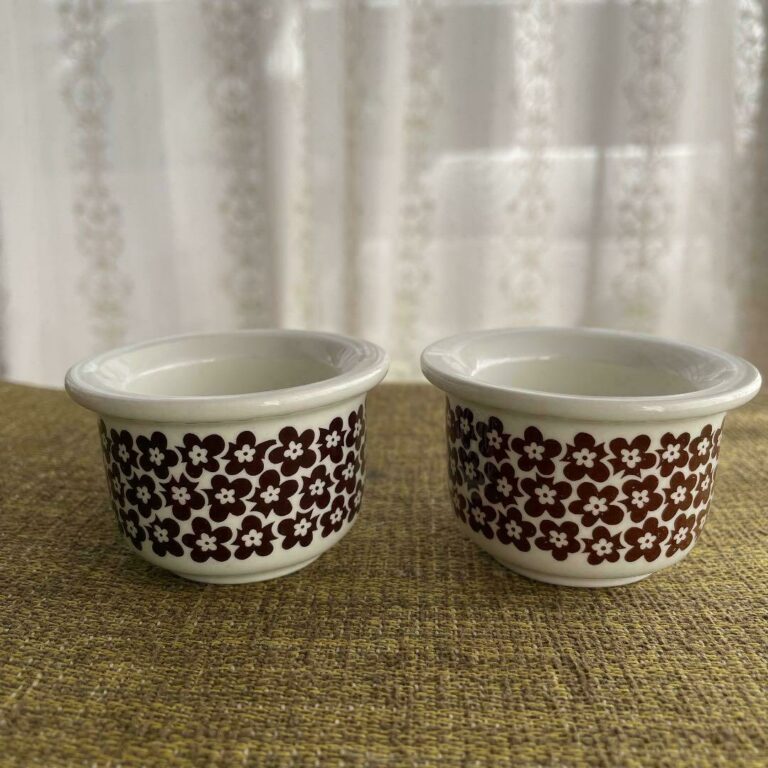 Read more about the article Arabian Faenza Egg Cup Brown Set Of