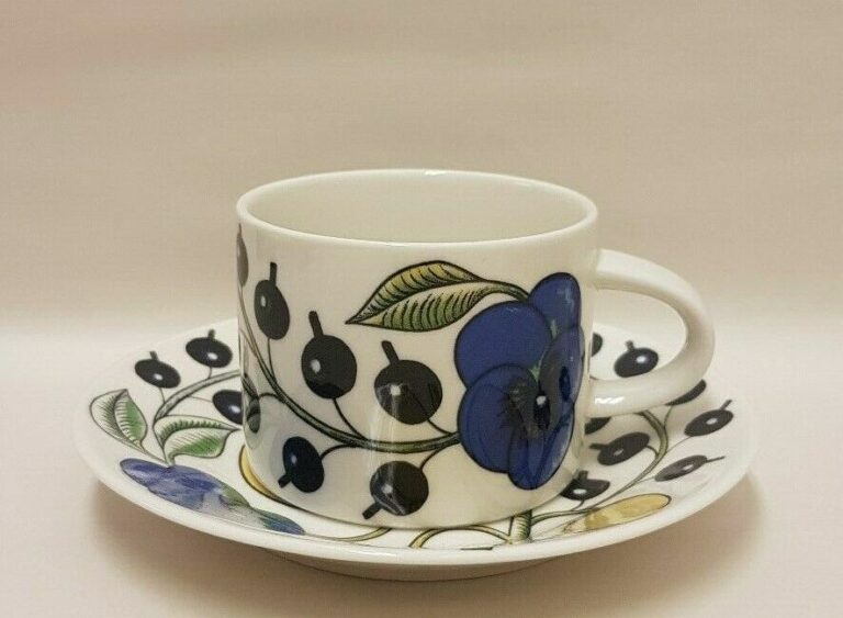 Read more about the article Birger Kaipiainen Paratiisi Blue Yellow  CupandSaucer Finland Arabia Iittala