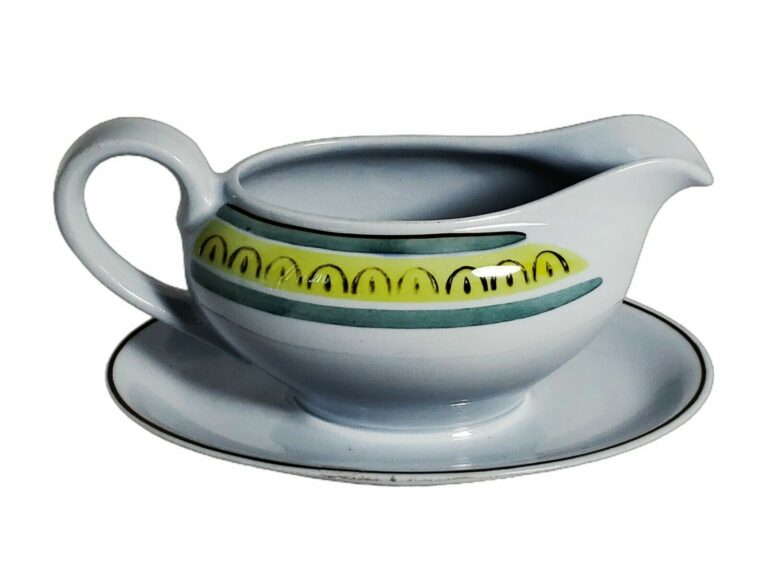 Read more about the article VTG Gravy/Sauce Boat W/Underplate Arabia “Crownband”Blue and Yellow Replacement