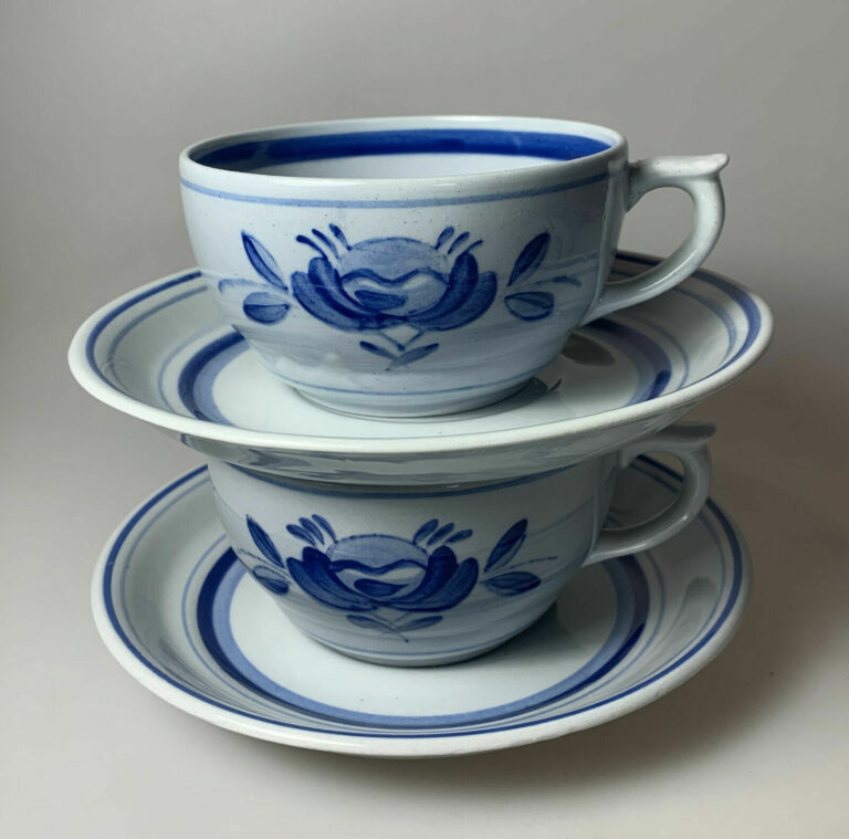 Read more about the article ARABIA FINLAND BLUE ROSE (SET OF 2) CUP and SAUCER SETS  – EXCELLENT