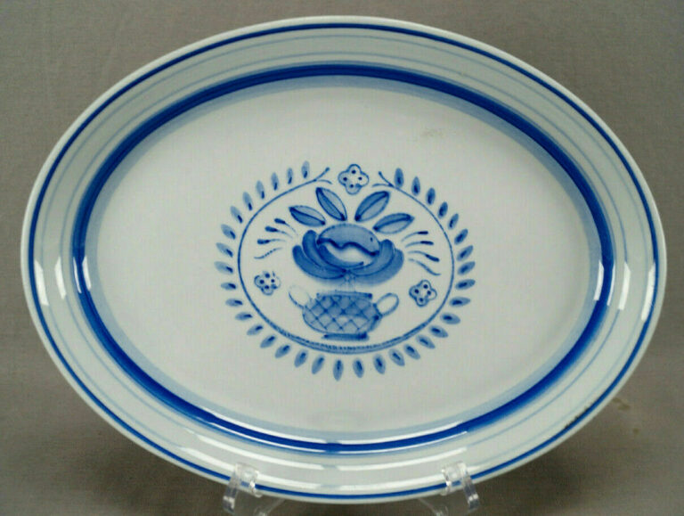 Read more about the article Arabia Finland Blue Rose Pattern 12 1/8 Inch Platter Circa 1923-1949