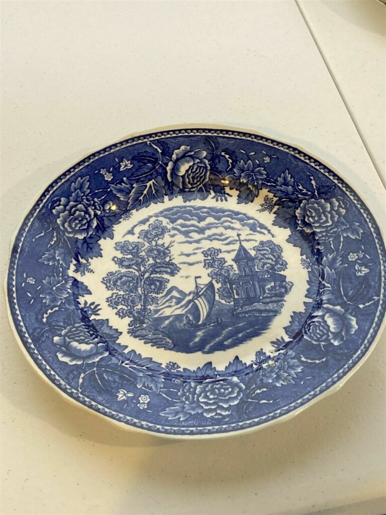 Read more about the article Arabia Landscape blue Suomi Finland lunch plate 9 1/8 inch