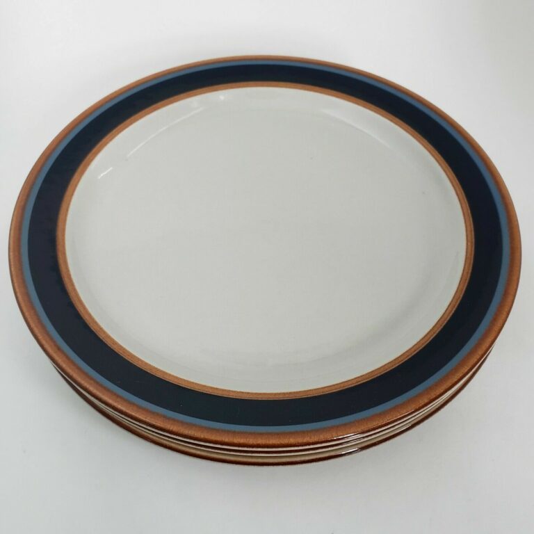 Read more about the article 3 Arabia Taika Mustikka Dinner Plates 9.5″ Finland Vintage Blue Brown