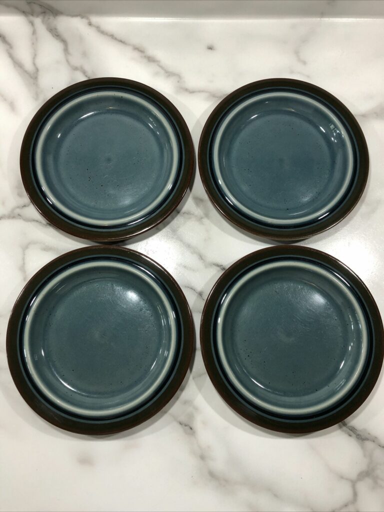 Read more about the article Lot of 4 Arabia Finland Meri 7 Inch Plate Blue Brown *See Photos and Read