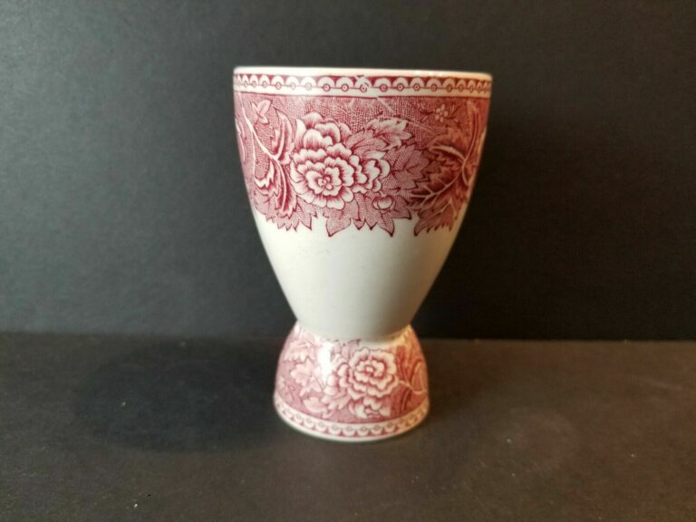 Read more about the article Landscape Red by Arabia of Finland 4 1/8″ Double egg Cup