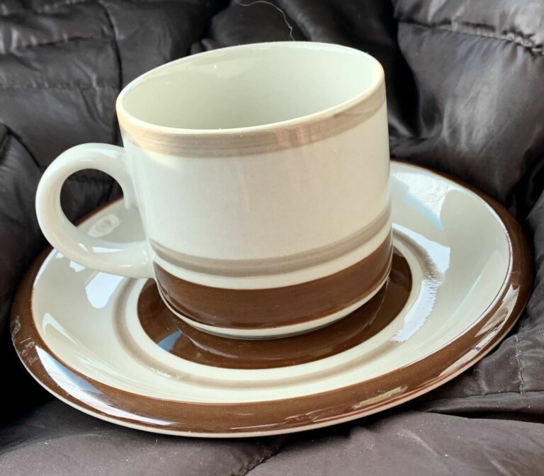 Read more about the article Coffee Brown and Cream Color Arabia of Finland Pirtti Coffee CUP and SAUCER Set