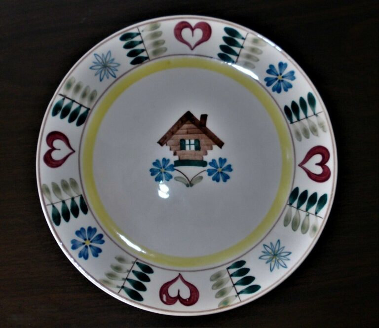 Read more about the article ARABIA PIRTTI AR BROWN HOUSE PINK HEARTS SVEN GRANLUND DINNER PLATE FINLAND
