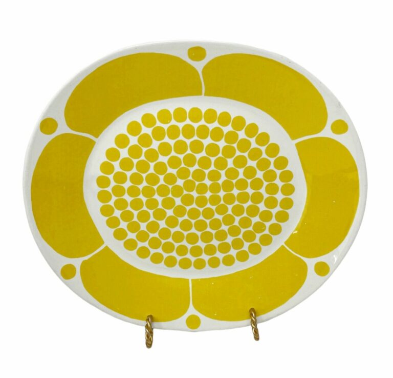 Read more about the article Vtg Arabia Wartsila Finland Sunnuntai Pottery Yellow Oval 11.25″ Serving Platter
