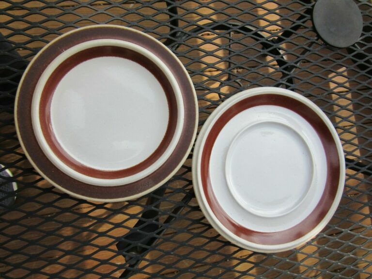 Read more about the article Arabia Finland Mid-Century Modern “Rosmarin” Vtg. 6.5″ Plates (8)  Saucers(2)