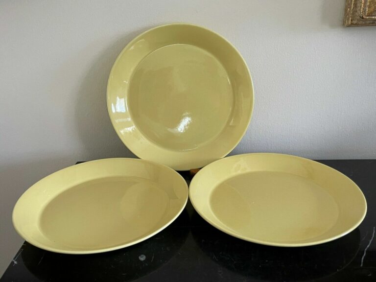 Read more about the article Vintage Arabia Pottery Finland Teema Yellow Kaj Frank 3 Luncheon Plates