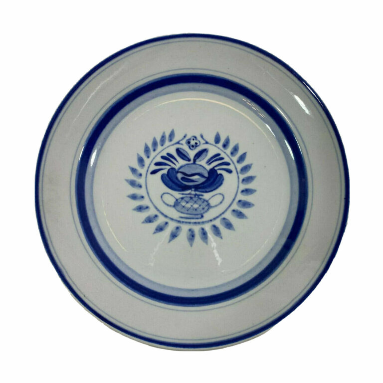 Read more about the article Vintage Arabia Finland Blue Rose Salad Plate Flower Rings 7 3/4″ Hand Painted