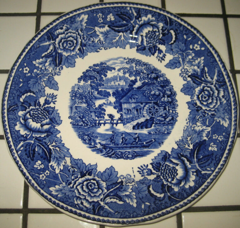 Read more about the article Arabia Finland Landscape Blue Cake Plate