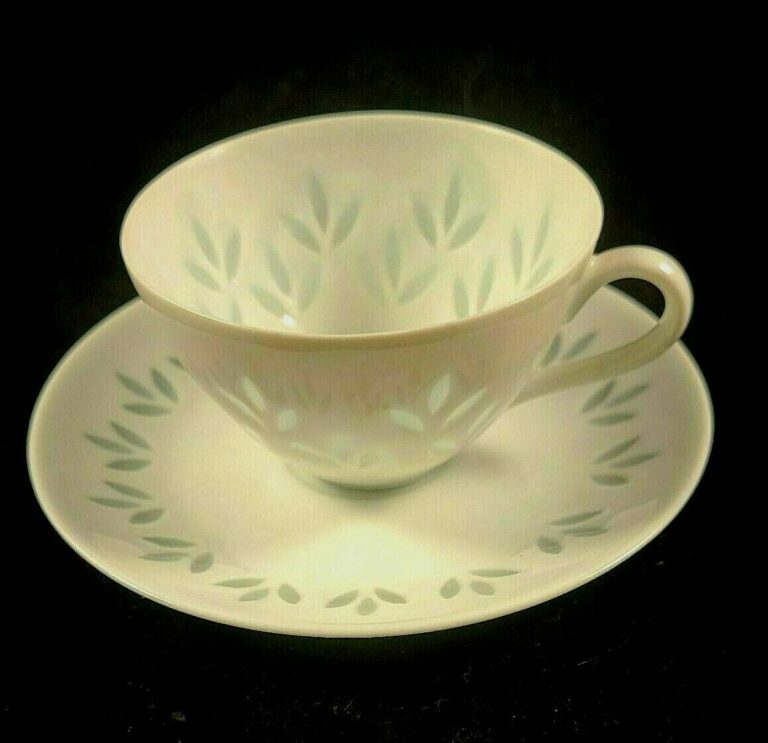 Read more about the article Arabia Finland White Porcelain Rice grains Demitasse Cup + Saucer lithopane