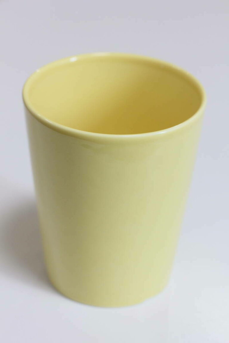 Read more about the article 5985 Tema Goblet Yellow Obsolete Teema Arabia Fland Mug