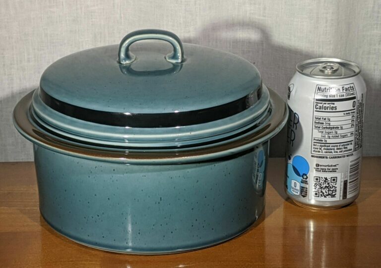 Read more about the article RARE Arabia Finland Meri Blue Round 9″ Casserole Serving Bowl w/ Lid