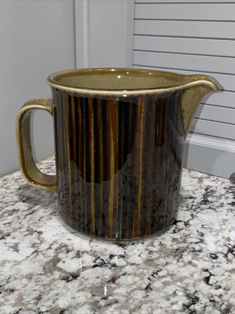 Read more about the article Arabia Made in Finland Kosmos Ceramic Pitcher 12-65 Very Good 5 3/8“H