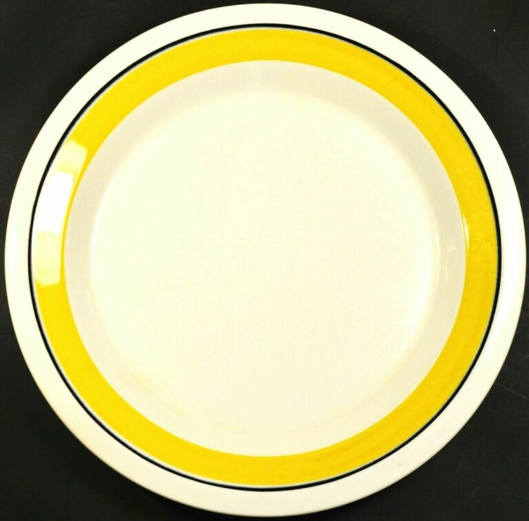 Read more about the article Set of 3 Arabia of Finland Faenza Yellow w/ Black Stripe 6 5/8″ Bread Plates
