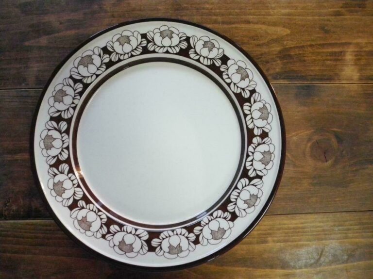 Read more about the article Arabia Katrilli Dner Plate