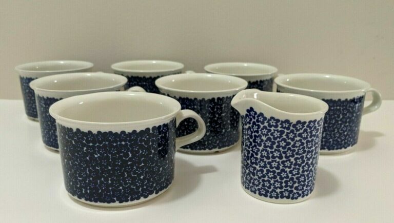 Read more about the article 7 RARE Arabia Finland Cobalt Blue Faenza TEA CUPS and CREAMER