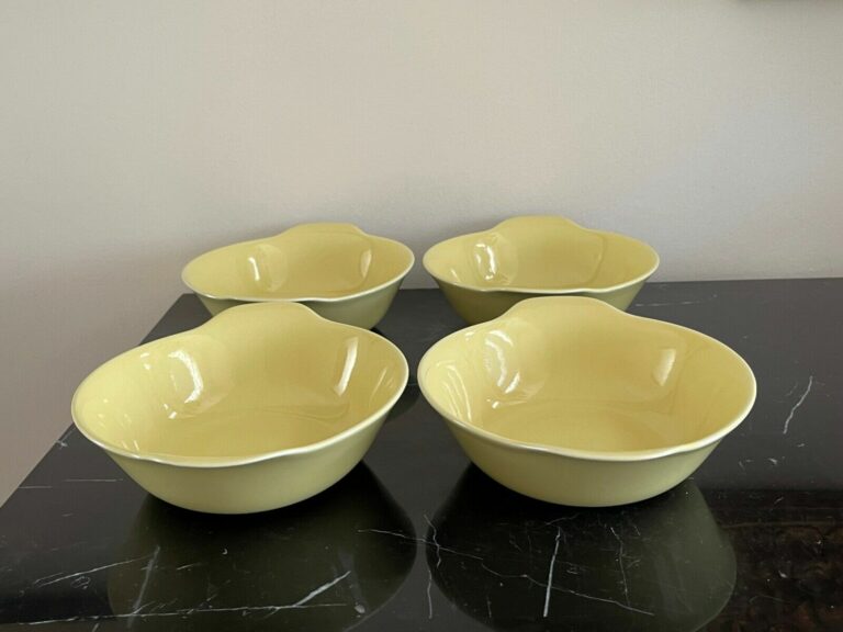 Read more about the article Vintage Arabia Pottery Finland Teema Yellow Kaj Frank 4 Handle Salad Bowls