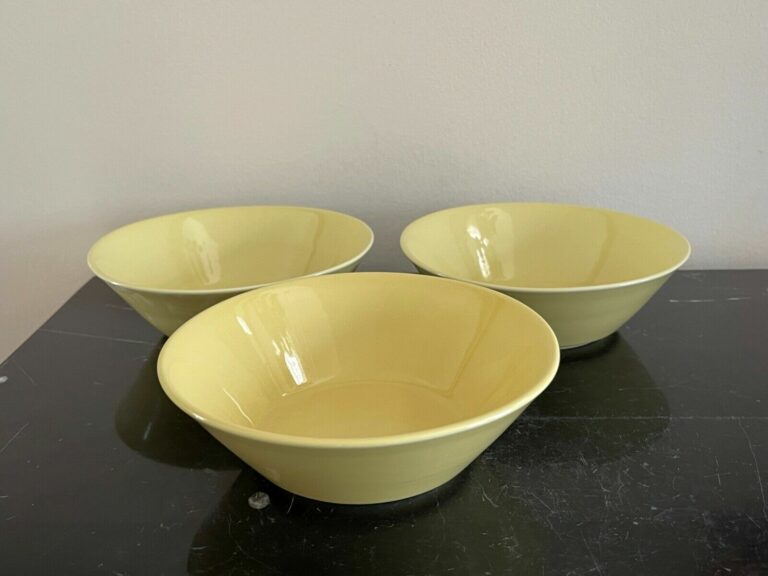 Read more about the article Vintage Arabia Pottery Finland Teema Yellow Kaj Frank 3 Cereal Bowls