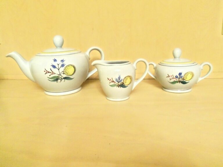 Read more about the article Arabia of Finland Tea Set of 5 Pcs Teapot Creamer Sugar Bowl Windflower Pattern