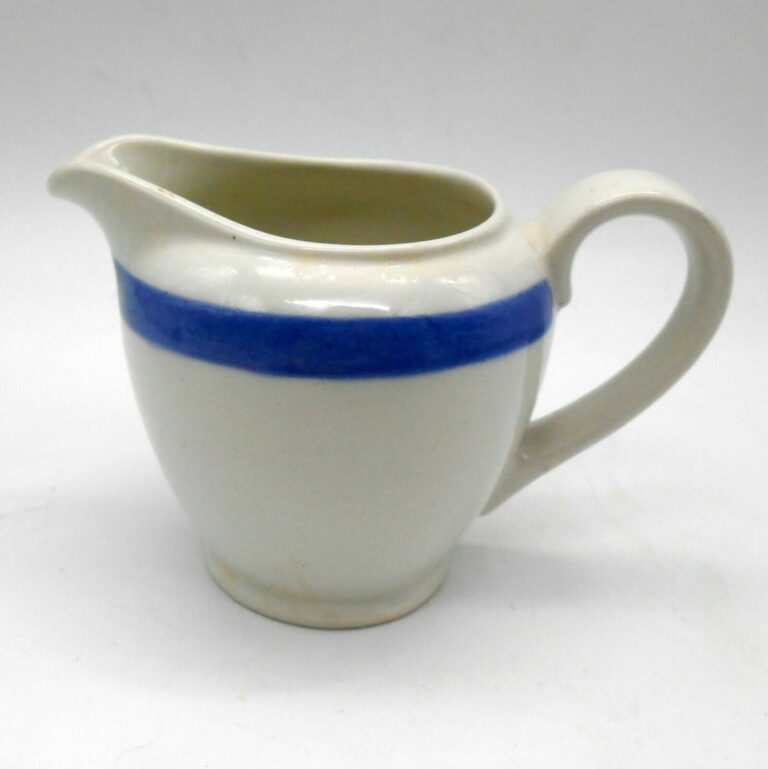 Read more about the article Arabia Ribbons Blue 8 oz. Creamer