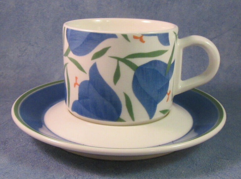 Read more about the article ARABIA  FINLAND Balladi  Coffee Cup and Saucer  Excellent condition