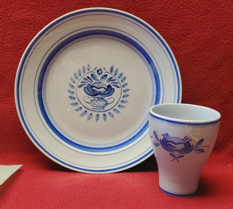 Read more about the article ARABIA of Finland – BLUE ROSE Pattern – 8 1/4″ BREAKFAST PLATE + JUICE TUMBLER