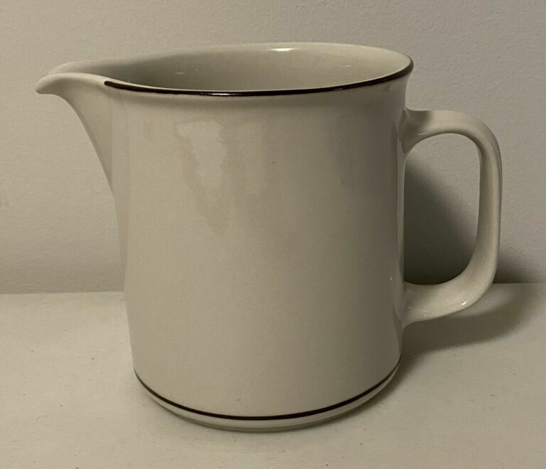 Read more about the article Arabia Finland Fennica Pitcher 32 oz.