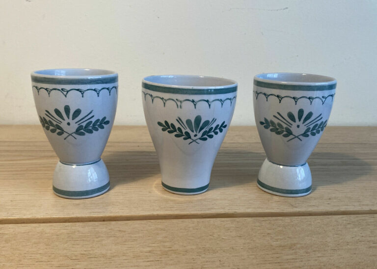 Read more about the article 3 Finland ARABIA 2Double Egg +Regular Cup GREEN THISTLE Design Circa 1955-1970