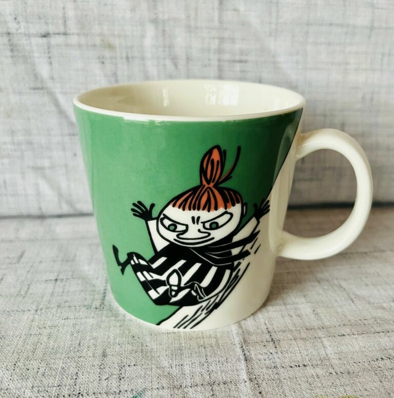 Read more about the article Arabia Finland Moomin Mug Little My Sliding Green Porcelain Cup Red Head Troll
