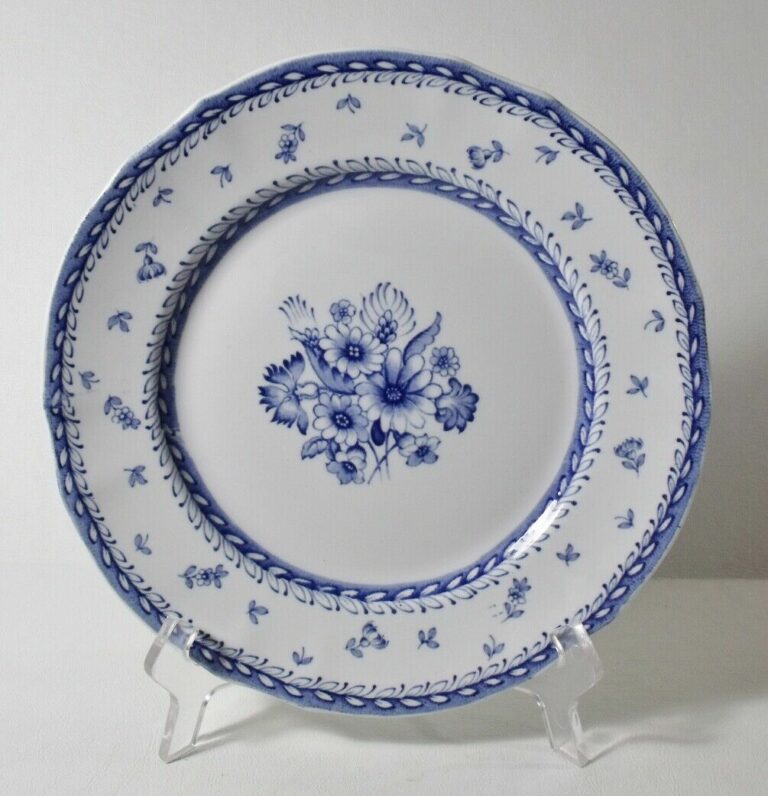 Read more about the article ARABIA Finland FINN FLOWER BLUE 9-1/4 Luncheon Plate