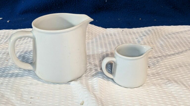 Read more about the article ARABIA FINLAND~ Vintage 1960’s~ Creamers ~1 Full Sized/1 Individual~ White~NICE!