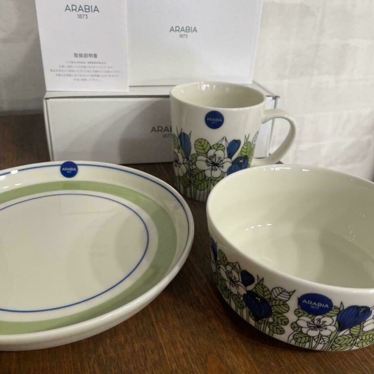 Read more about the article Arabia Finland Krokus Plate 7″ ＆ mug cup and Bowl 5” K-city market 50th anniversar