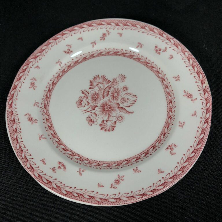 Read more about the article 1 VTG Arabia of Finland Finn Red Floral Bread Plate Flowers 5 7/8″ Diameter