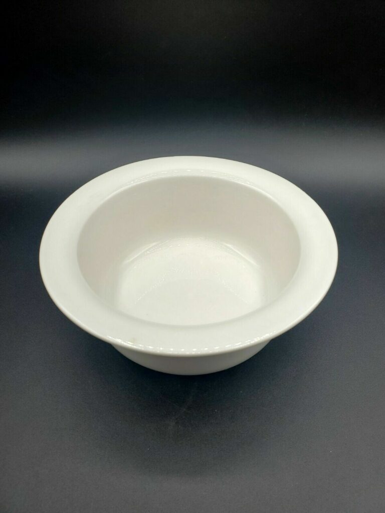 Read more about the article Arabia Finland Arctica Rimmed Small Serving Bowl 7 3/8″