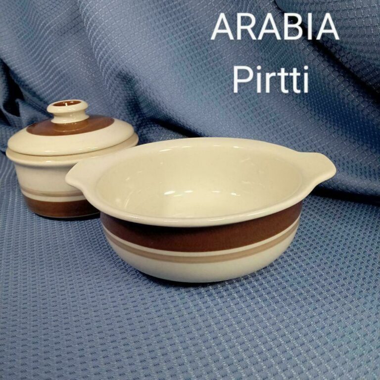 Read more about the article Vtage Arbia Pirtti Arabian Set Of Soup Bowls And Small