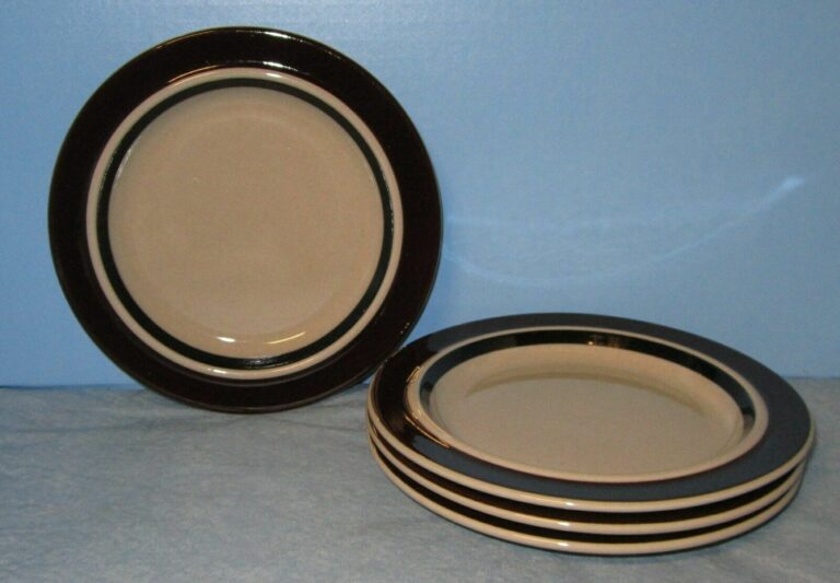 Read more about the article Arabia Finland Ruija Troubadour BREAD and BUTTER PLATES 7″ Brown Bands Set of 4