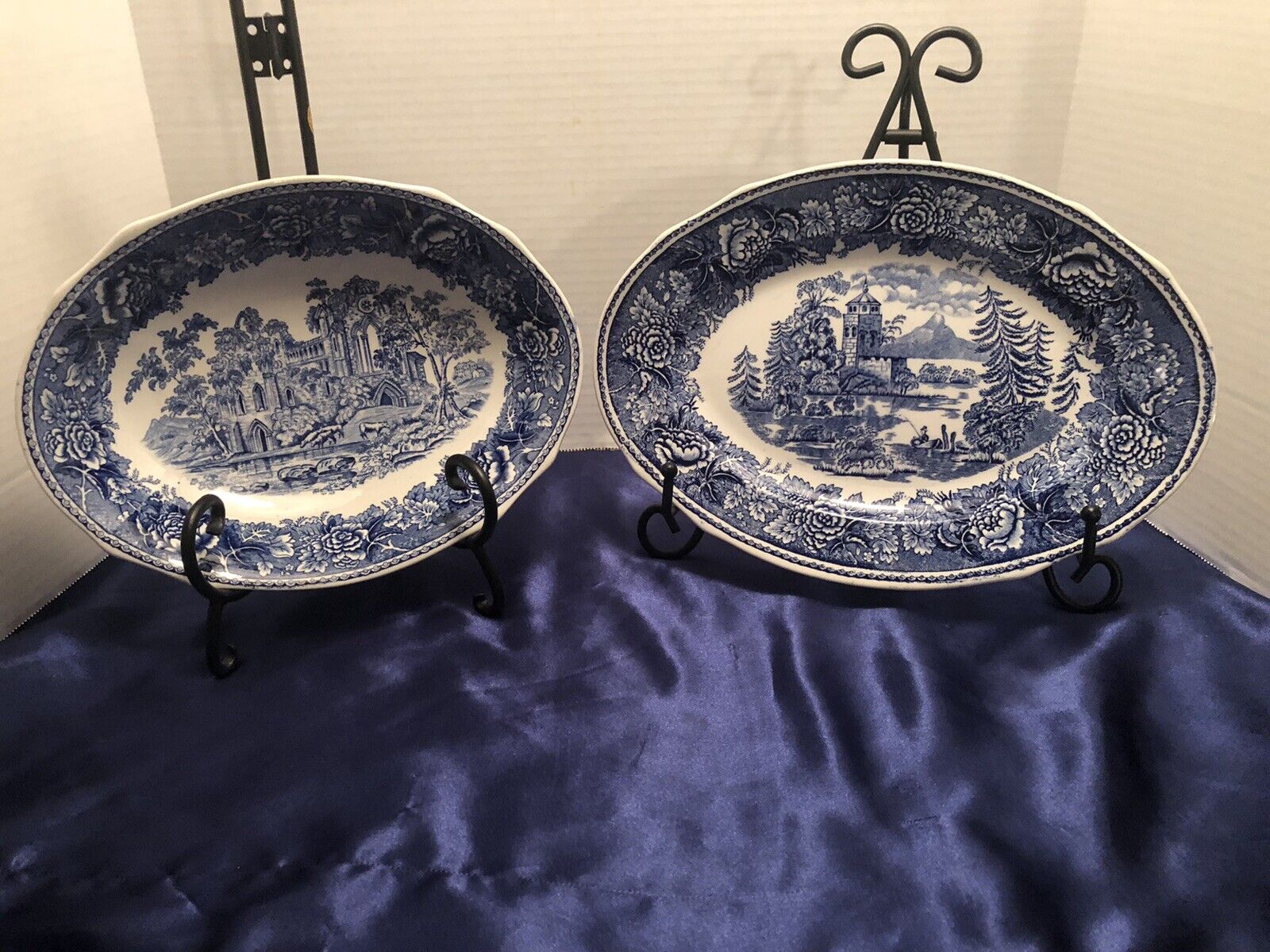 Read more about the article Arabia Finland Vegetable Serving Bowl And Under Plate-Landscape Blueand White