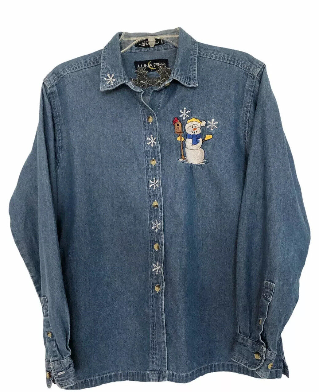 Read more about the article Vintage Christmas Luna Pier Blue Denim Snowflake Applique Shirt Women’s M