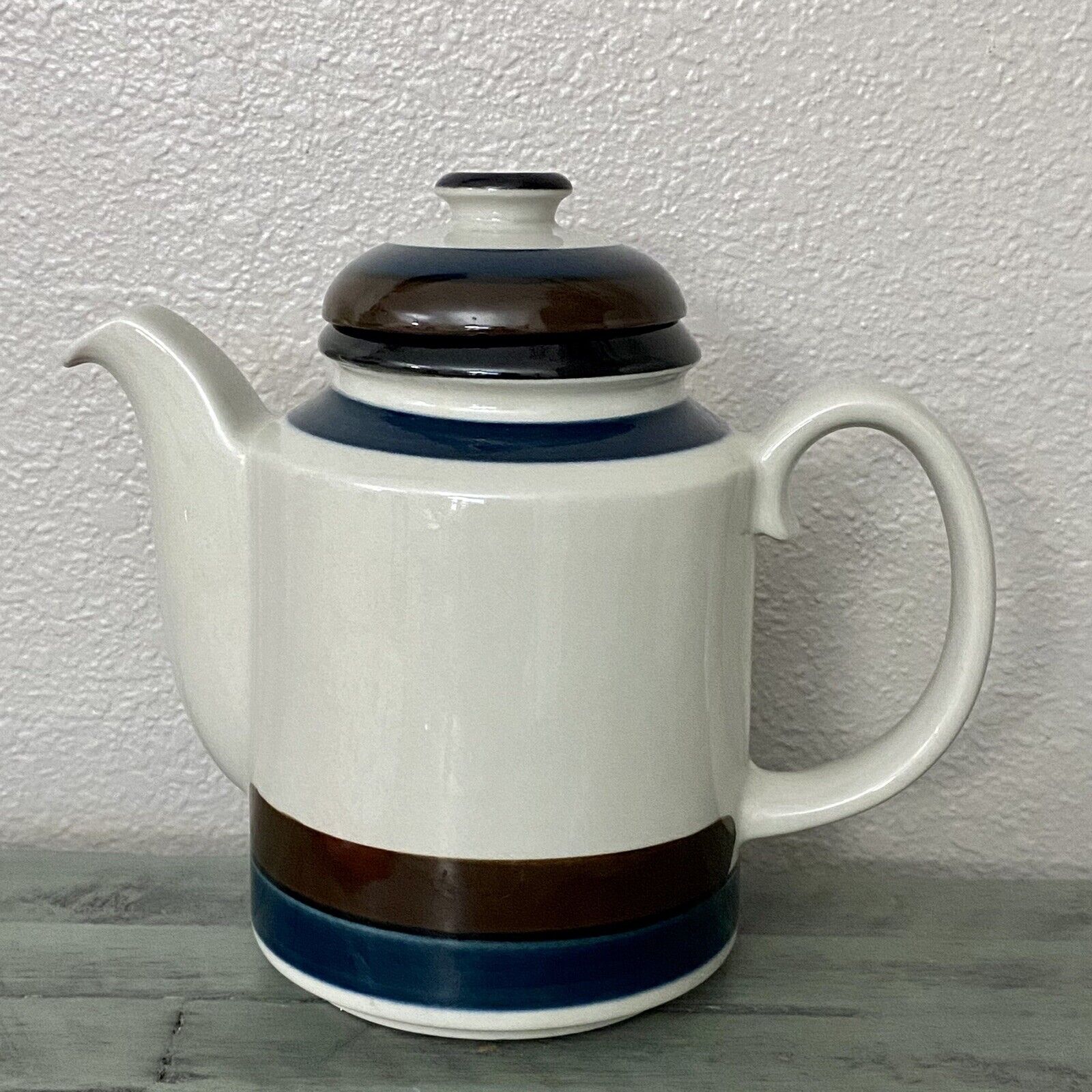 Read more about the article Vintage Arabia of Finland KAIRA Coffee Pot and Lid Anje Jaatinen Winqvist