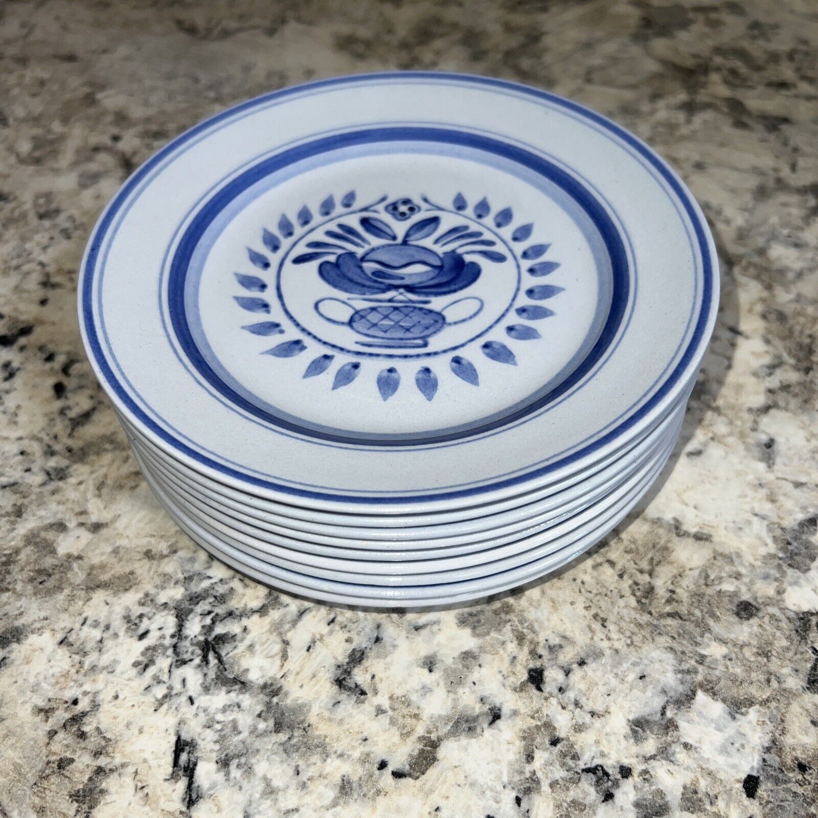 Read more about the article Vintage Mid Century Arabia Finland Blue Rose Bread and Butter Plate 5 3/4″ EXC
