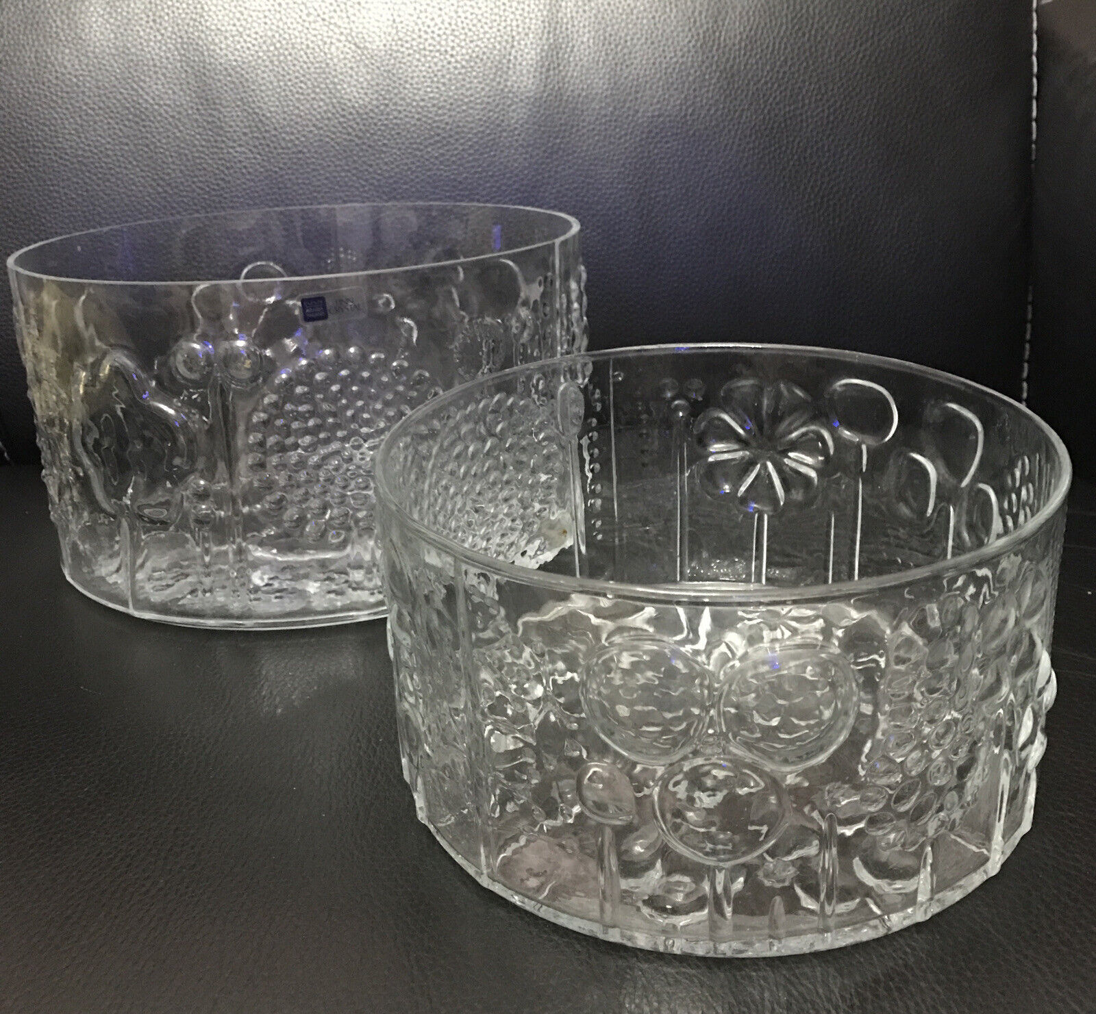 Read more about the article VTG Set of 2 Large crystal bowls ARABIA FINLAND Flora Pattern by Oiva Toikka .