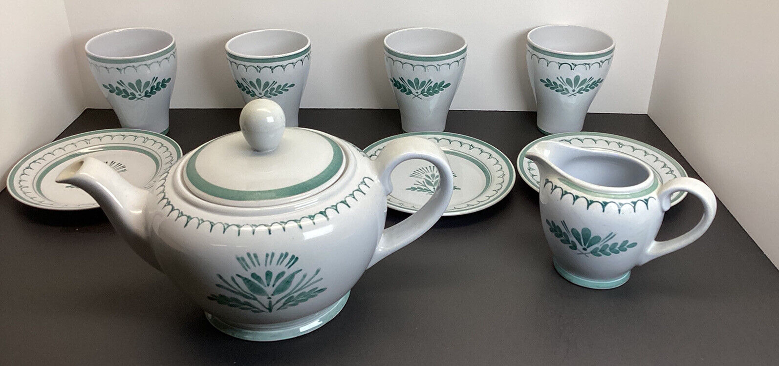 Read more about the article Finland Arabia Green Ceramic Thistle Coffee Tea set with Teapot and creamer