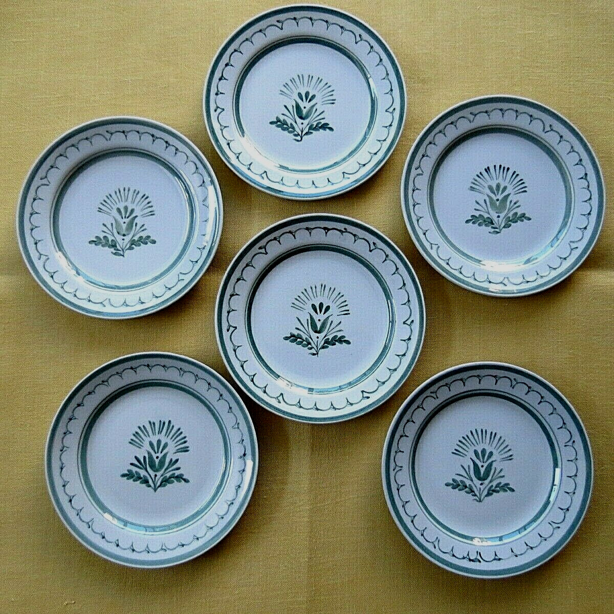 Read more about the article (6) ARABIA Bread and Butter PLATES 5.75″ GREEN THISTLE Finland MCM EXCELLENT