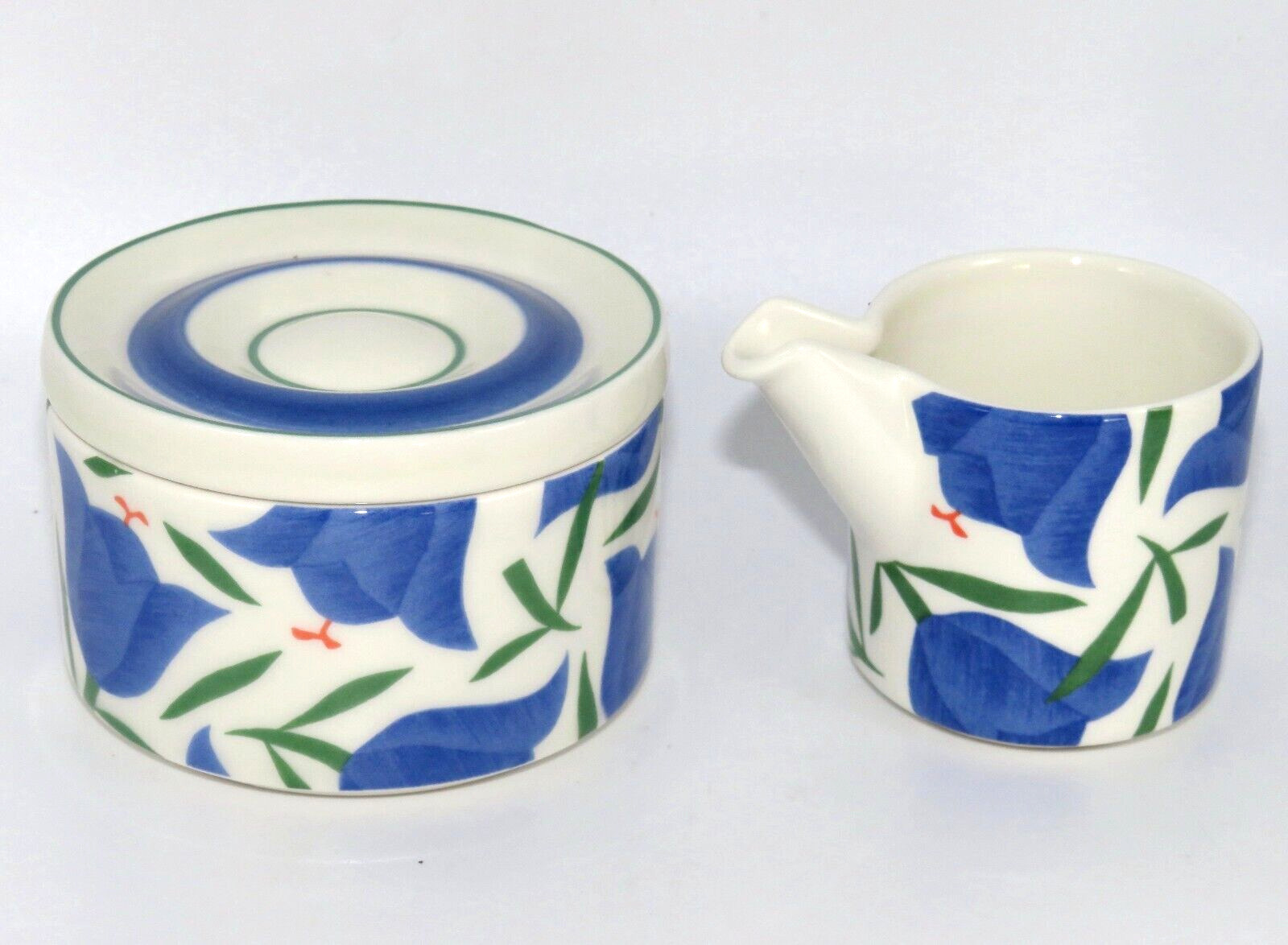 Read more about the article Arabia of FInland Moreeni Balladi Sugar Creamer Set Heikki Orvola Tulips Design