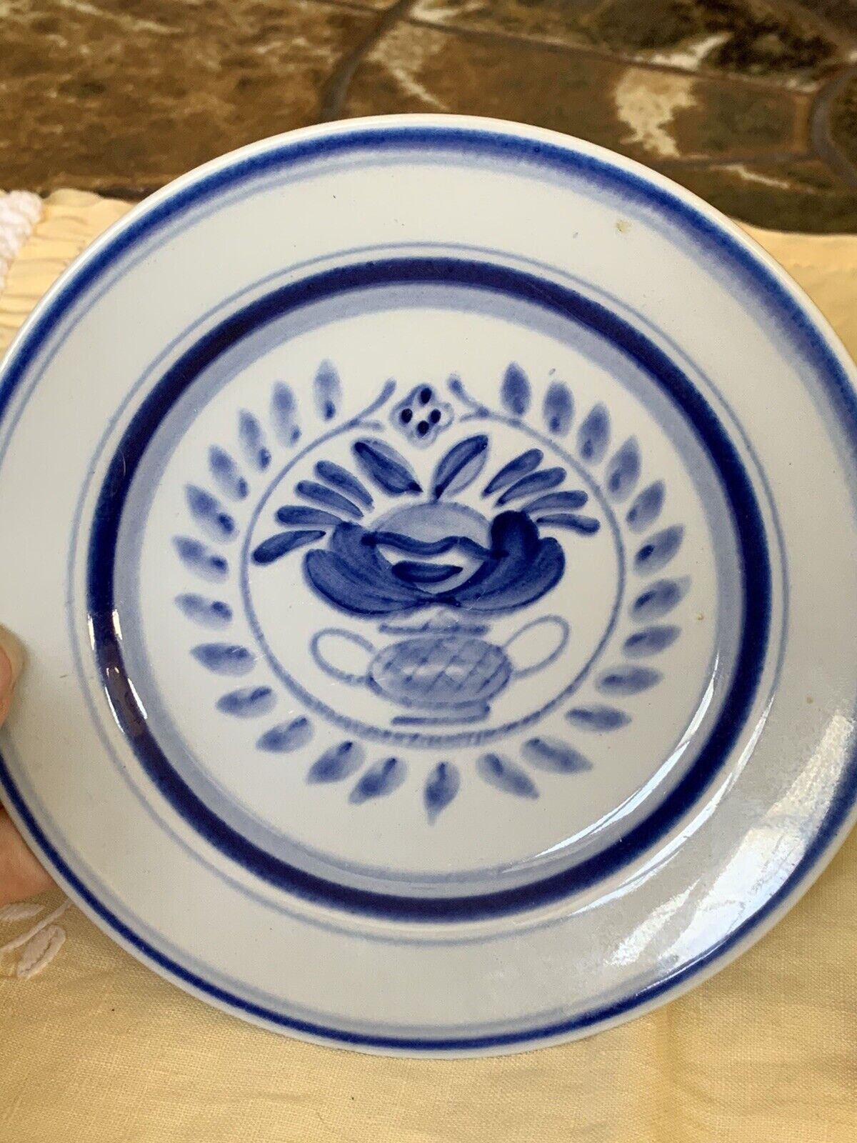 Read more about the article Vintage Arabia  5 7/8″ “BLUE ROSE” Bread Plate   Made In Finland