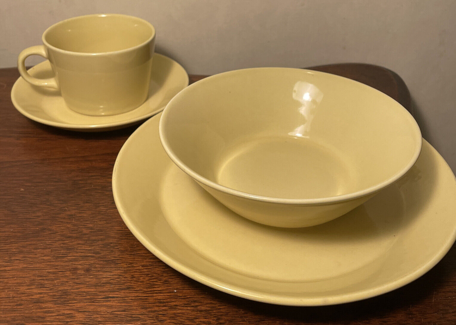 Read more about the article ARABIA Finland Kaj Franck KILTA TEEMA Yellow Place Setting Cup Saucer Plate Bowl