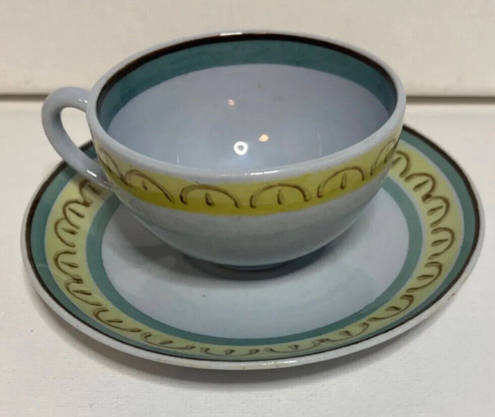 Read more about the article Arabia of Finland Demitasse Cup and Saucer Crownband Vintage Hand Painted Crazing